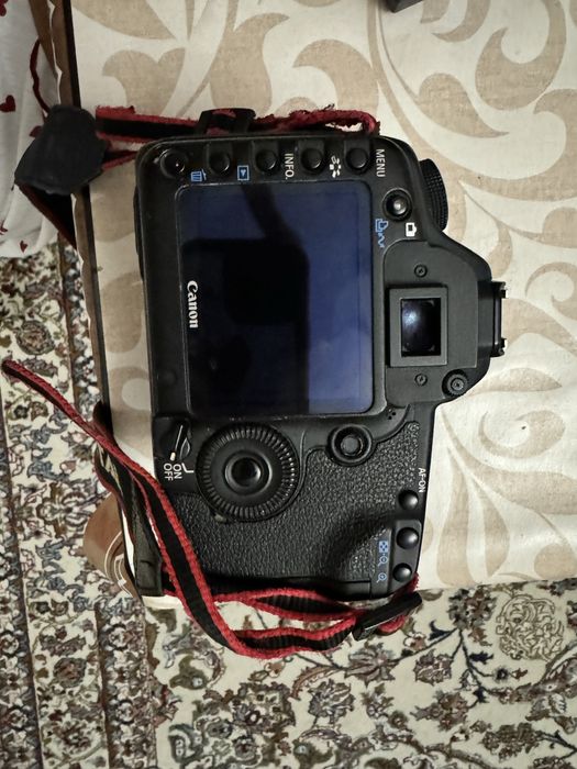 Фотоаппарат и вспышка