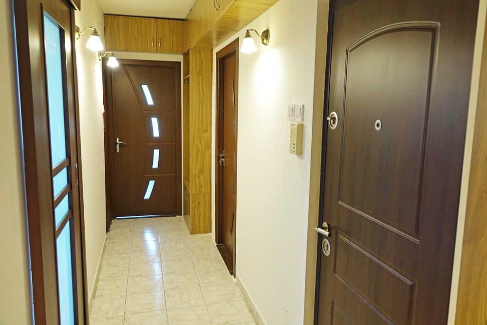 Vând apartament 2 camere str.22 Decembrie în Tg.Mureș