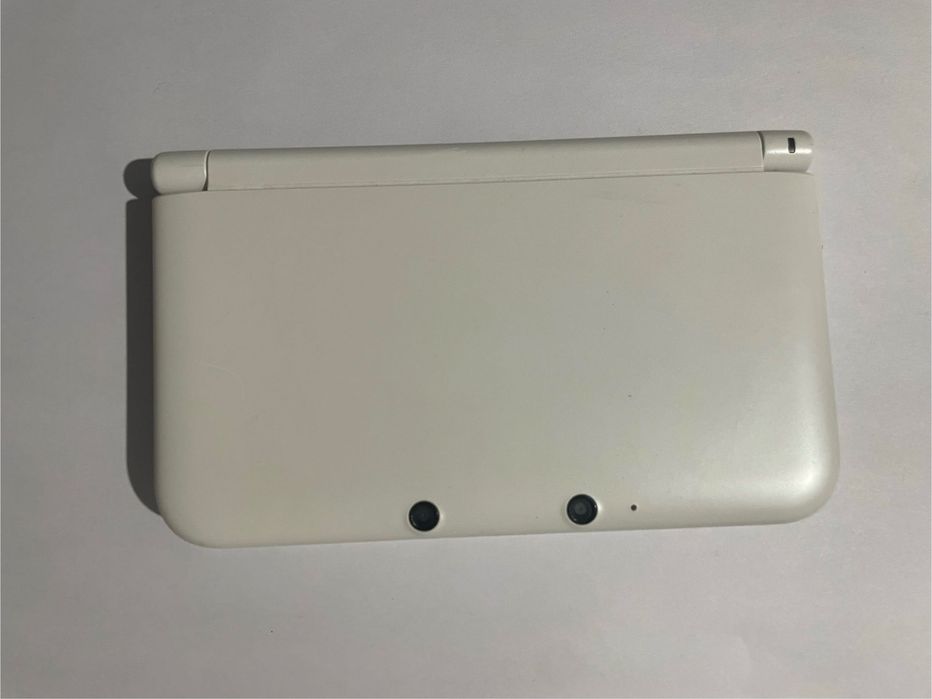 Nintendo 3ds xl.