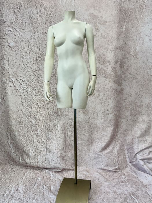 Дамски  манекени