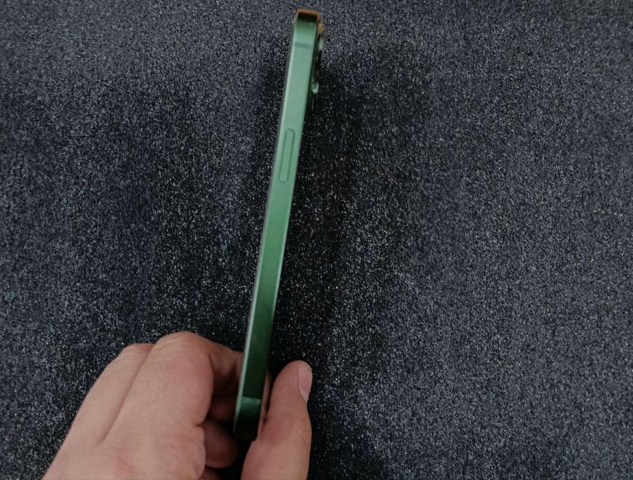 Iphone 13 green sotiladi srochni