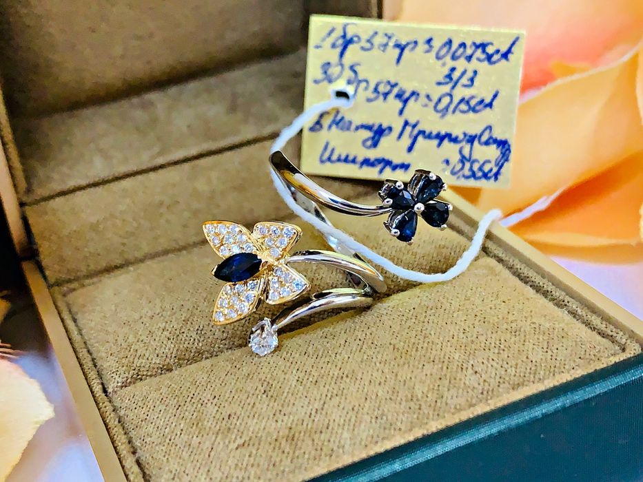 золотое кольцо с бриллиантами и натуральными камнями – Сапфир