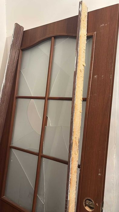 Продам дверь б/у