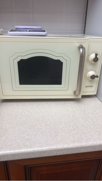 Микроволновка продам