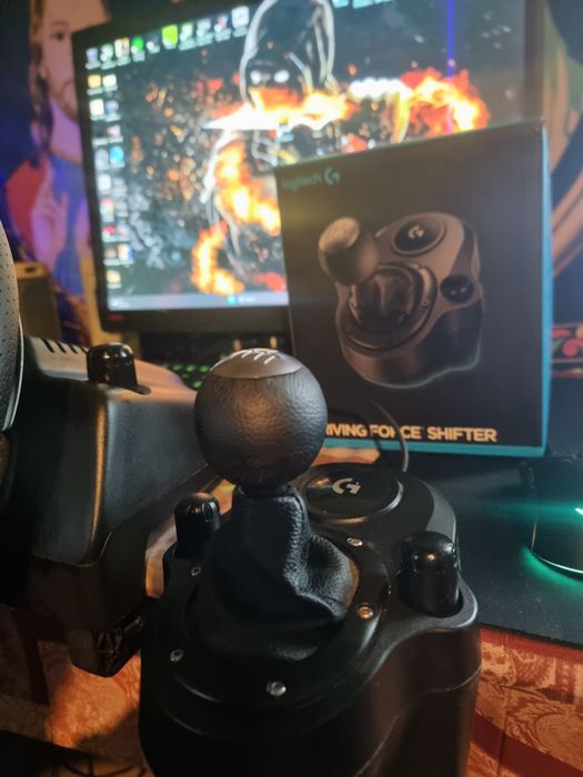 Volan Logitech G920 + Schimbător Logitech – Set Complet