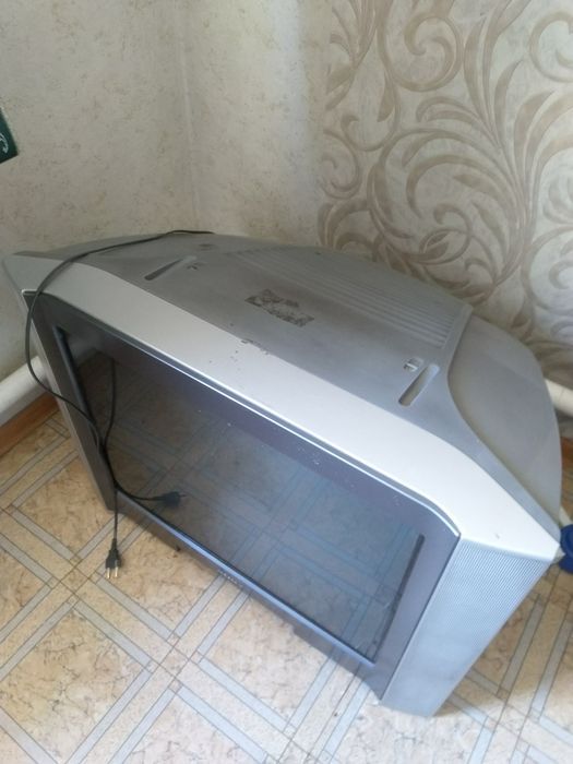 Продам телевизор б/у