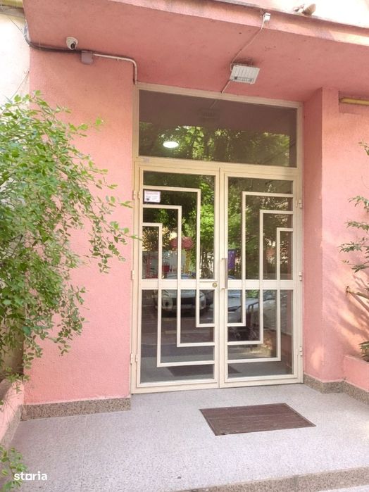 Apartament vedere spate, zona Calea Moșilor - intersecție cu Eminescu