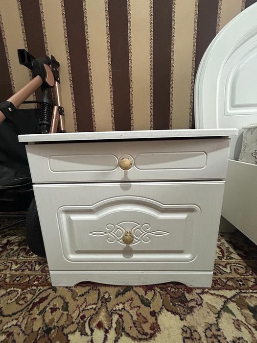 Продается спальный гарнитур