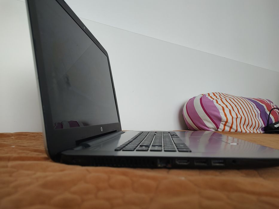 Laptop hp luat din afară