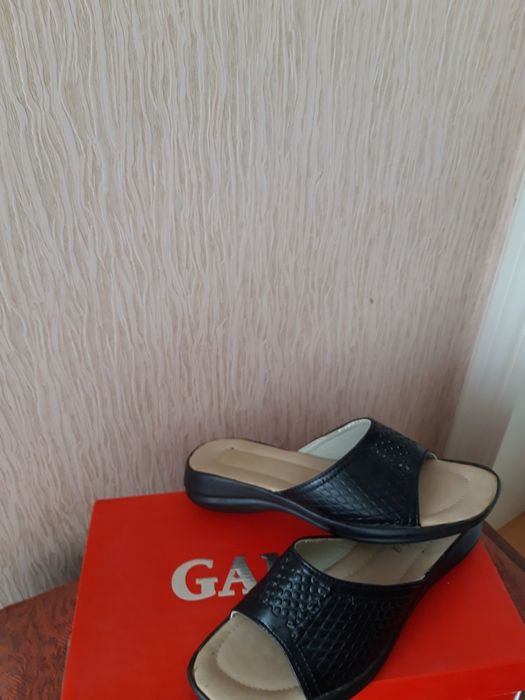 Женские тапочки новые