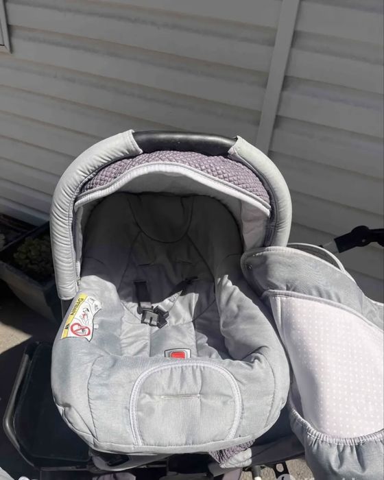 Срочно продам Коляску Adamex