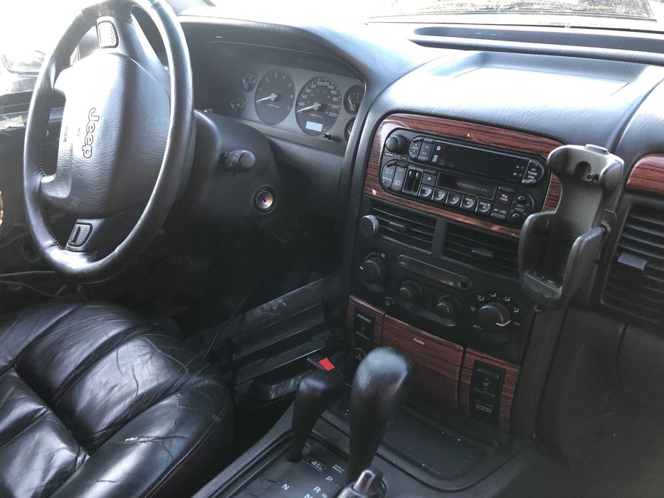 Dezmembrari dezmenbrari piese dez jeep grand cherokee 4.0i an 2000 4x4