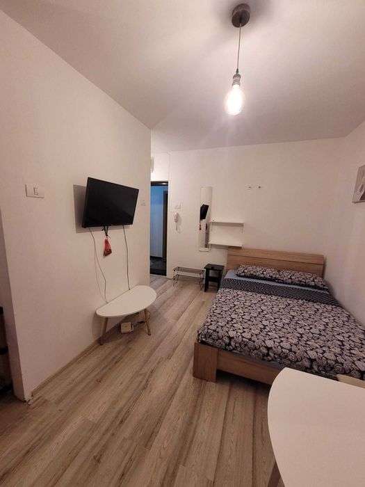 Proprietar,inchiriez garsoniera in zona Piata ALBA IULIA