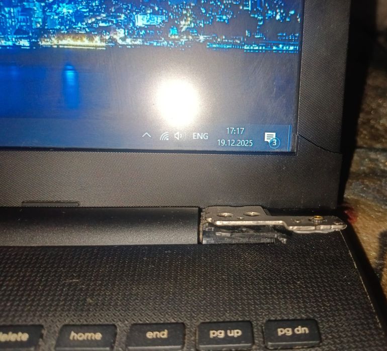 Продам ноутбук .