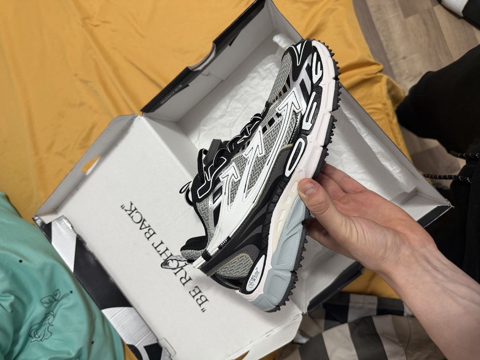 Off white adidasi noi