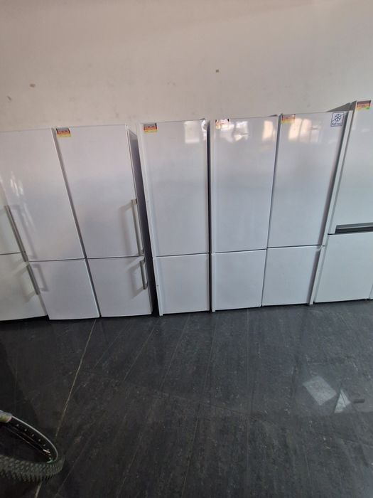 Хладилник с фризер Gram A+