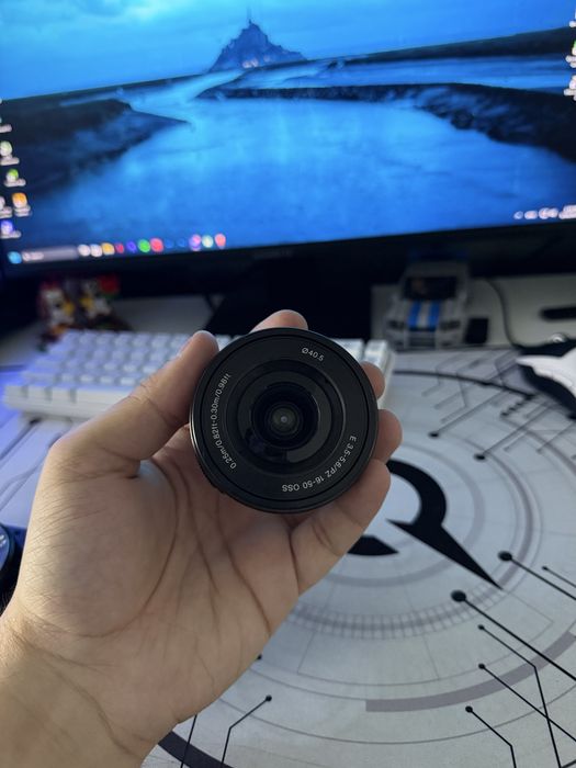 Sony A6100 + kit obiectiv sony 16-50mm