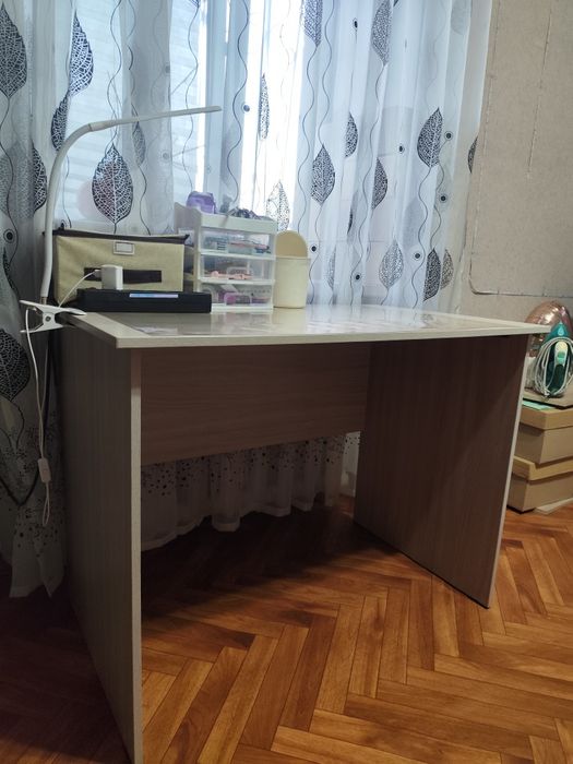 Стол письменный, парта