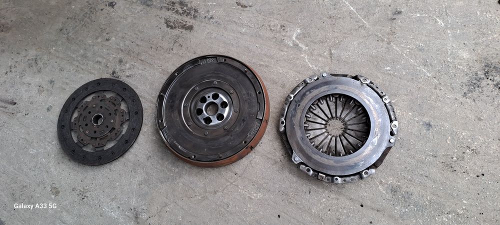 Комплект съединител с двойномасов маховик Форд Фокус/Ford Focus