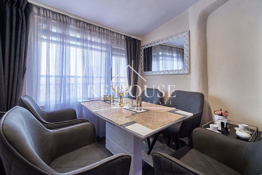 Продава се Тристаен апартамент в Варна, Левски - 102 кв.м за 2058 €/кв.м - Снимка #3