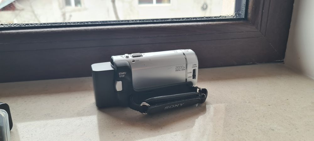 Vând cameră sony handycam 60x