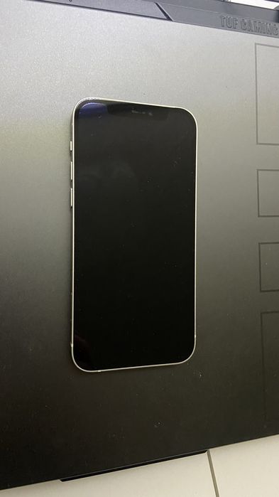 iPhone 12 (64Гб) белый