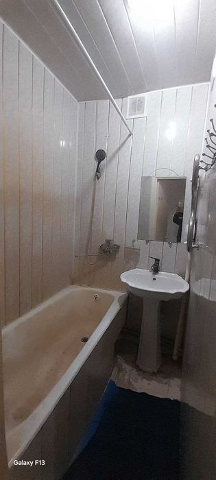 Продаётся 3х комн квартира на 2 этаже Ор-р Динамо базарчик