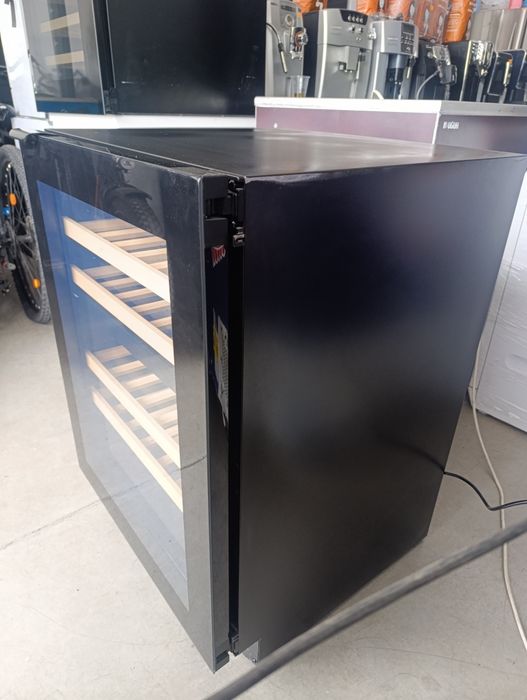 Витрина за вино  WINE COOLER