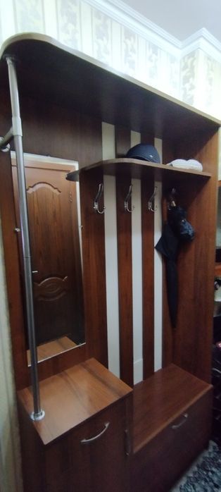 Продам прихожую б/у