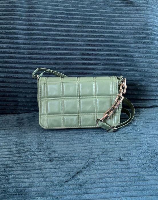 Дамска чанта в цвят пистачио