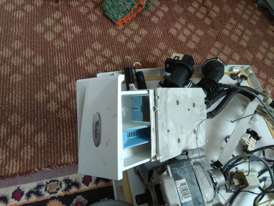 Пералня Whirlpool AWO/ D 7012/1  за части