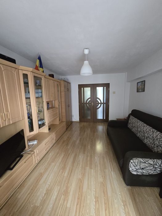 Caut coleg de apartament
