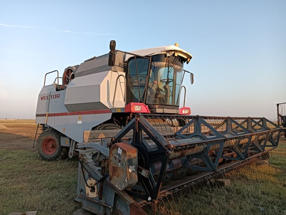 Комбайн вектор 410