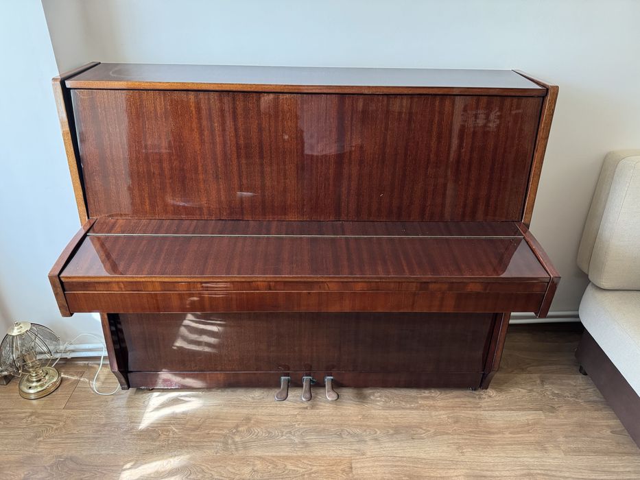 Пиано Чайковски 1976г. много добро сьстояни