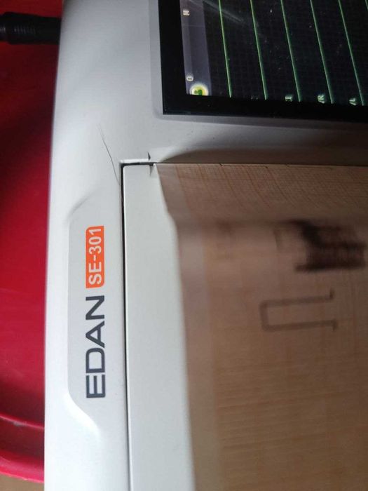 ЭКГ Электрокардиограф EDAN SE-301 B, 3-канальный с сенсорным экраном
