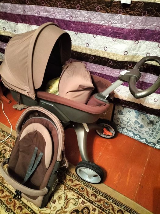 Коляска качественная