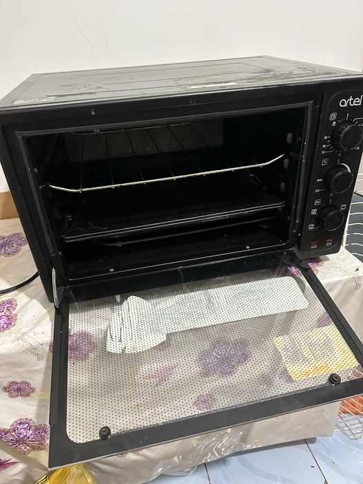 Асель пеш сатылады