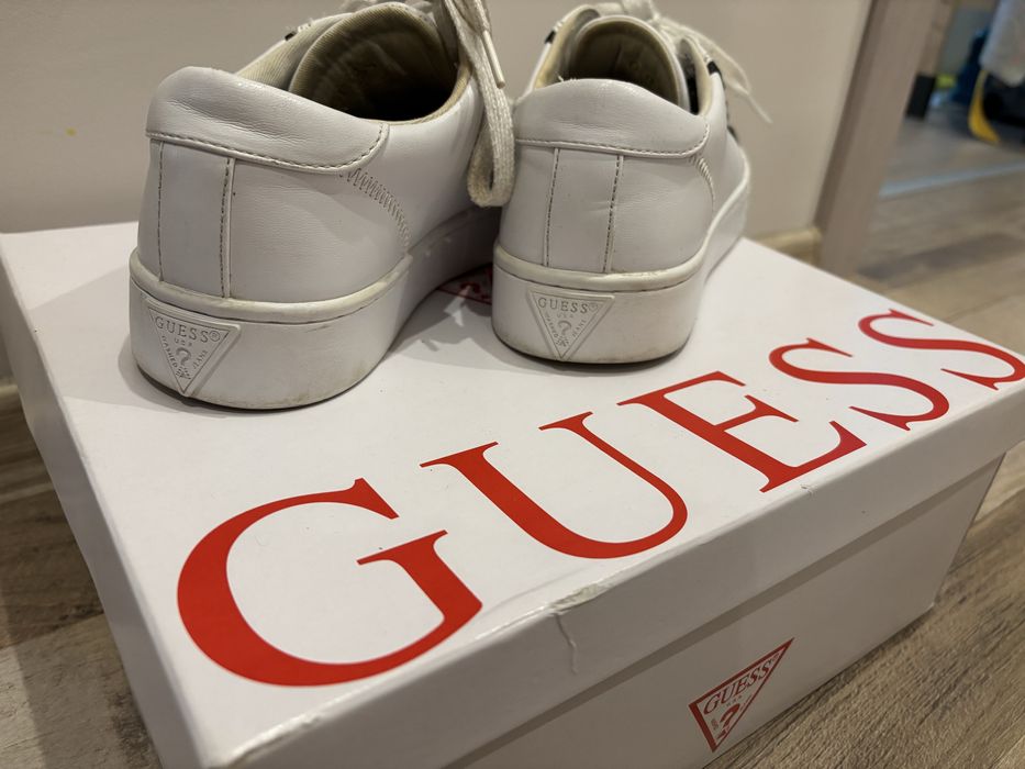 Маратонки Guess