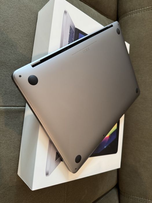Macbook Pro 13” 13 Touchbar 2020 M1 8Gb SSD 512GB ca nou