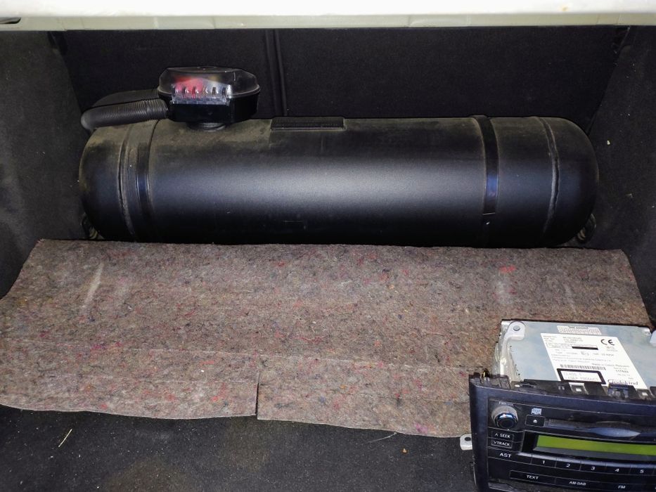 Продавам Toyota Avensis с BRC газова уредба