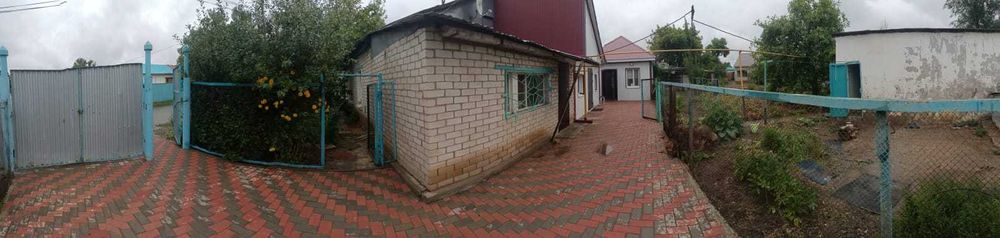 Продам пол дома с гаражом, сараем