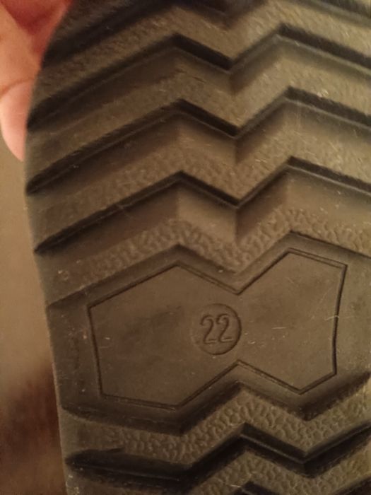 Продам сапожки детские