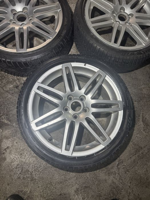 Bridgestone 225 40 18  зимни 3 броя  джанти за Аudi 18 цола