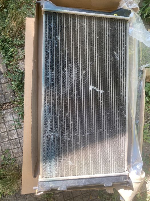 Радиатор климатик Peugeot 407. Радиатор воден за Subaru legacy 97