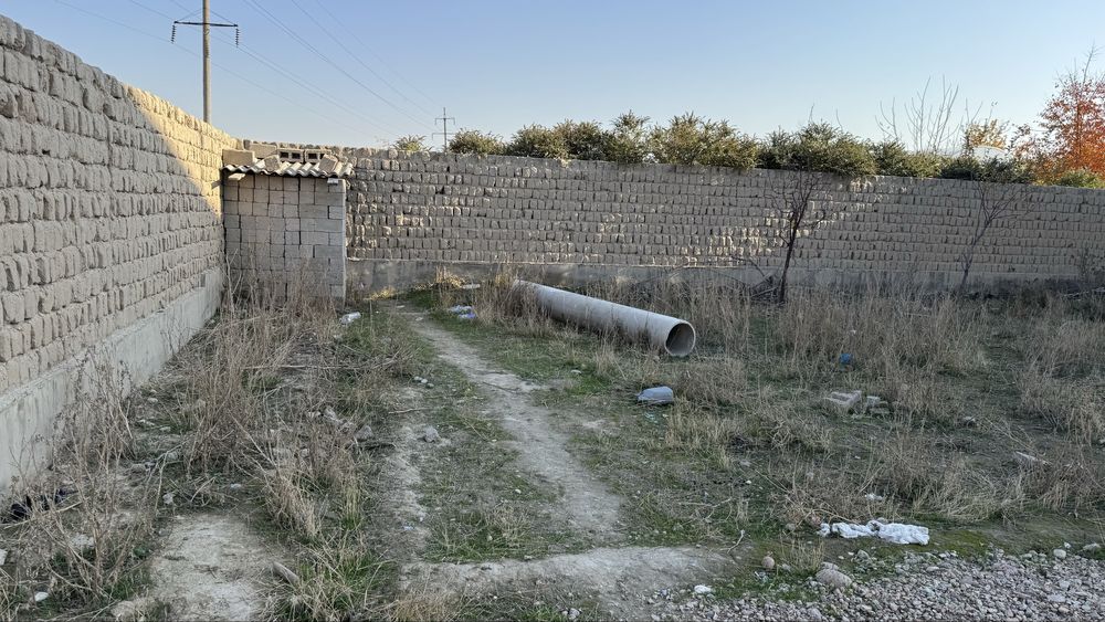 Yer sotiladi 8 sotiq samarqand waxarda qiwloq xujalik kolejida