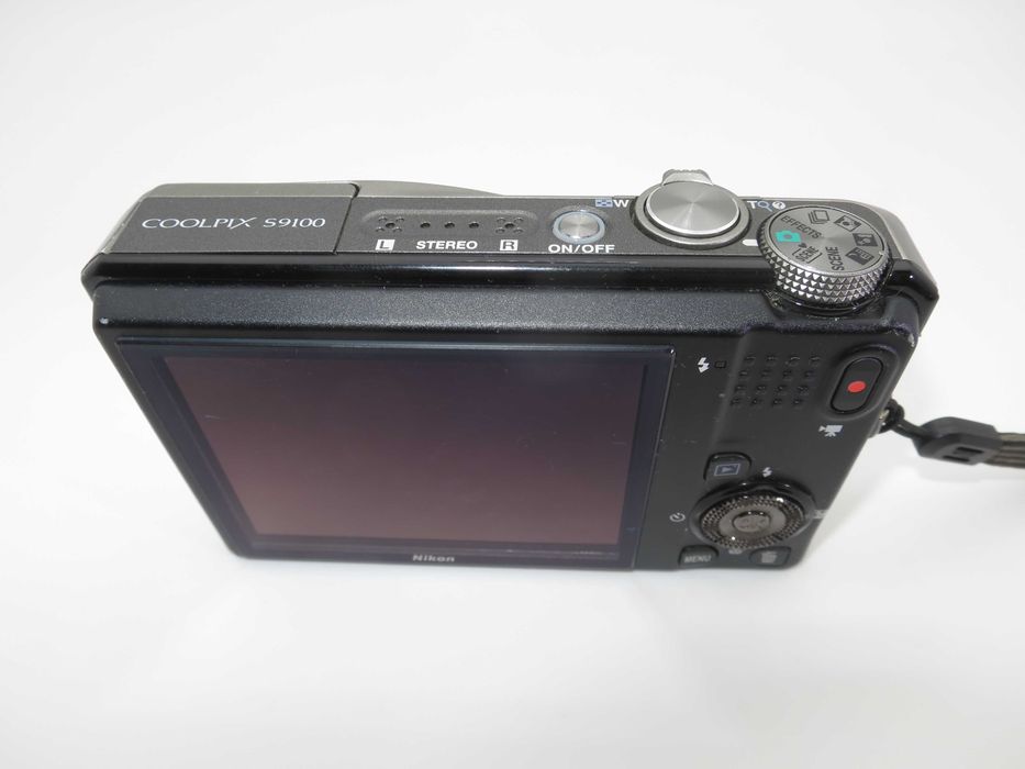 Nikon Coolpix S9100 компактен фотоапарат, дигитална камера с 18х оптичен зум, Full-HD видео, в отлично състояние, пълен комплект, работи перфектно