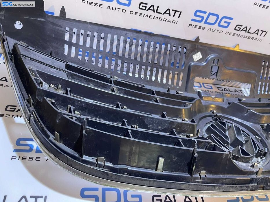 Grila cu Emblema Spoiler Bara Fata cu Rama Zgariata Volkswagen Tiguan 2008 - 2011 Cod 5N0853653A 5N0853651A 1K5853600