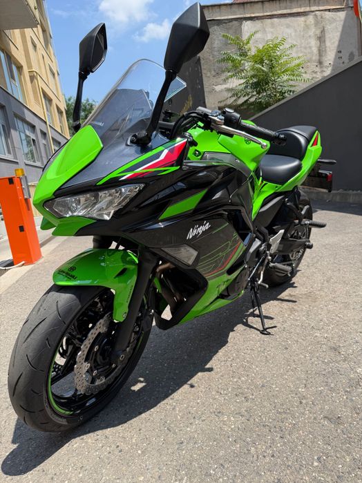 Vand Motocicleta Kawasaki Ninja 650 KRT ABS (model 2023)