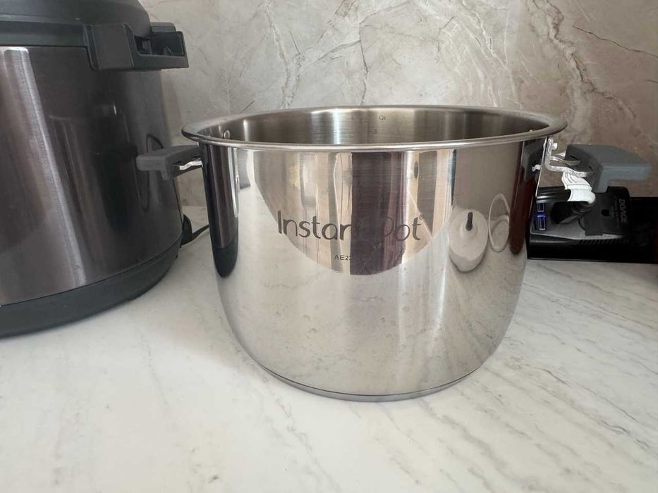 Скороварка / Мультиварка Instant Pot Pro Plus