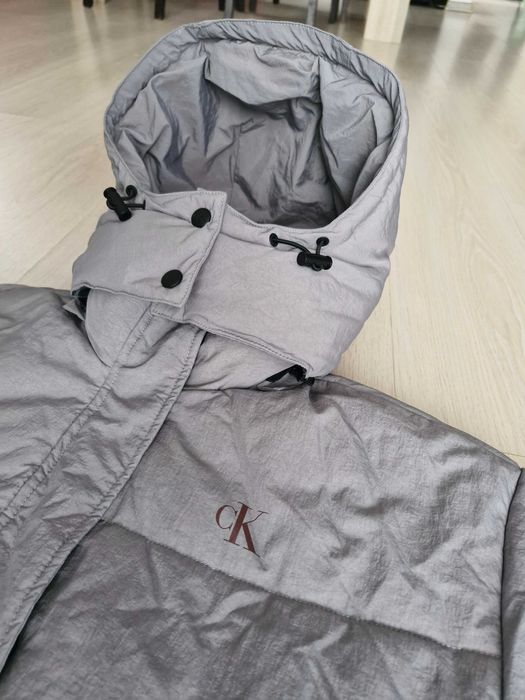 geacă cu puf nouă Calvin Klein pentru femei